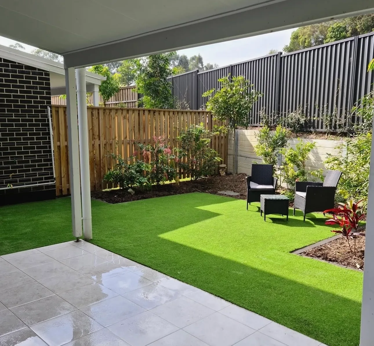 artificial-grass-family-backyard-australia